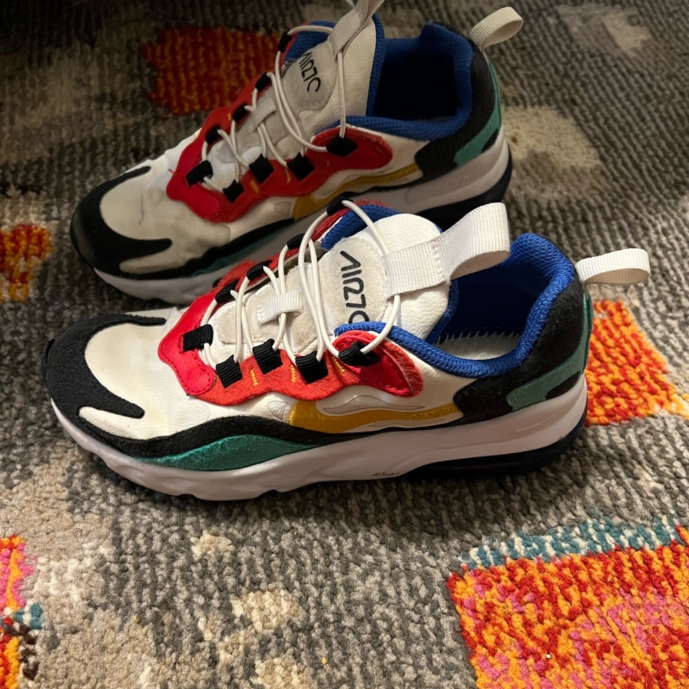 Nike 270